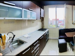 Titan 1 Decembrie apartament 4 camere centrala proprie