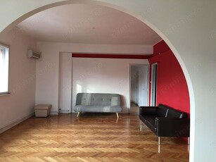 Ap. 4 camere, ultracentral, str M. Rosetti, 100 m2 pret 950 eur