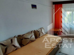 Apartament 3 camere, decomandat, zona Complexul Studentesc