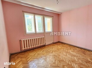 Apartament 3 camere, etaj 2, zona CENTRU;