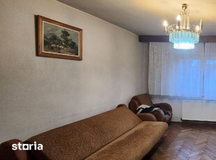 Apartament 4 camere, decomandat, 2 bai, etaj 1, Codrii Cosminului