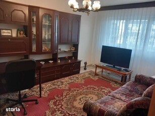 Apartament 4 camere de vanzare