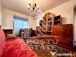 Apartament cu 3 camere, centrala proprie, cu debara, zona...