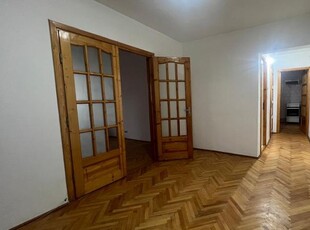 Apartament cu 3 camere confort 1 sporit