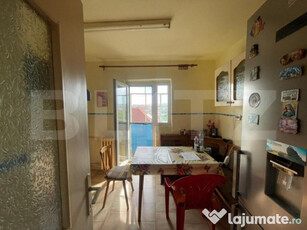 Apartament cu 3 camere decomandat, tip PB, în zona Rogerius