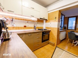 Apartament cu 3 camere in Piata Centrala