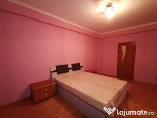 Apartament cu 3 camere in zona Drumul Taberei