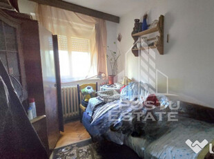 Apartament cu 4 camere, zona Cetatii