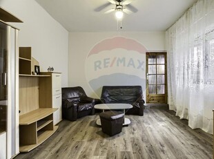 Apartament la casa in zona Intim