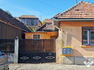 Casă 3 camere de vânzare în zona Mosnei str. Anton Pann