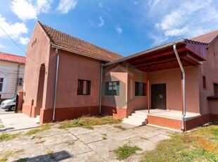 Casa/Spatiu comercial de vanzare Hateg, jud.Hunedoara