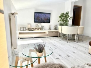 De inchiriat Apartament 3 camere, la Vila zona Cetate - Lidl. Pret inchiriere: 350 Euro/luna.