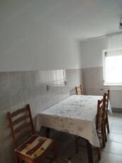 Închiriez apartament 3 camere Oradea