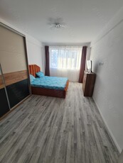 Inchiriez apartament nou cu 3 camere la etajul 1