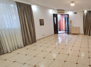 Oferim spre vanzare casa individuala 4 camere P+1 zona Apara