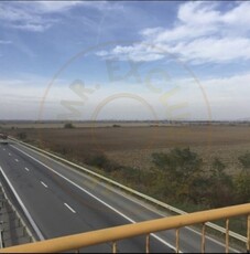 Teren cu deschidere: 44 metri liniari la Autostrada A1