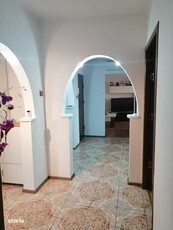 Vand apartament 4 camere decomandat etaj 3 Abrud