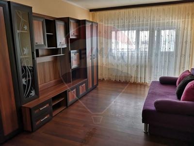 Apartament 2 camere inchiriere in bloc de apartamente Bacau, Banca Nationala