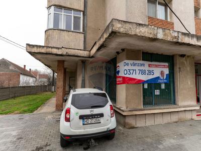 Spatiu comercial 115 mp vanzare in Bloc de apartamente, Hunedoara, Ilia
