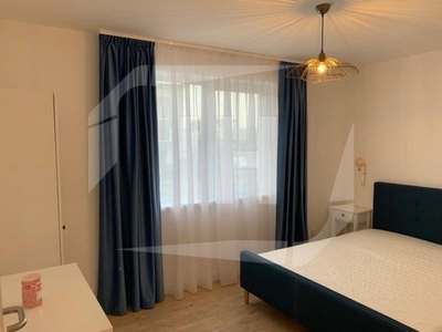 Apartament cu 3 camere, etajul 1, parcare, zona Cetatii