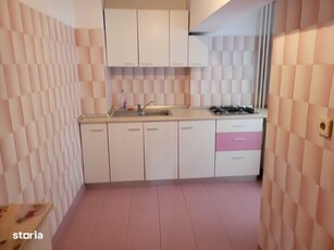 Apartament de vânzare cu 2 camere în zona Rogerius, Oradea