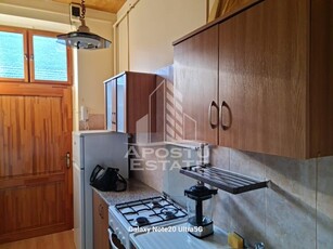 Apartament o camera, 28mp, curte interioara, Piata Traian