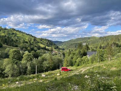 Teren intravilan Izvorul Alb, Partia Rarau 5000 mp, acces din asfalt