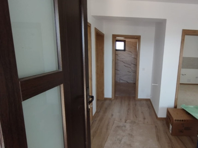 3 camere, 85 mp , de vanzare casa in zona Miroslava, Valea Ursului