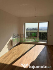 Apartament 2 camere, zona Tractorul