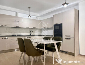 Apartament de lux cu 3 camere 2 bai in Monarch Tower zona...