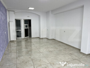 Spațiu comercial, cu 2 camere, 50 mp, zona Centrala