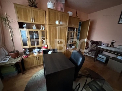 Apartament 2 camere etaj intermediar zona 13 Decembrie, Fagaras