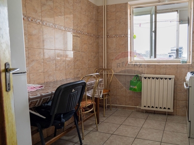 Apartament 3 camere vanzare in bloc de apartamente Bucuresti, Colentina