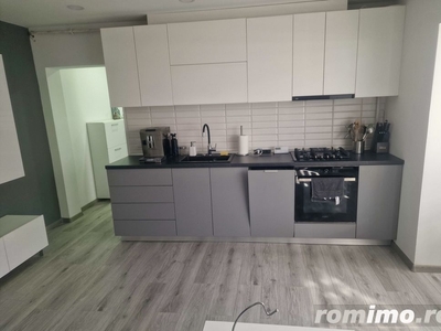 Apartament complet renovat - etaj intermediar - 3 camere