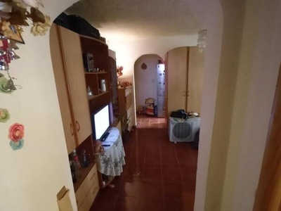 Apartament cu 3 camere, in zona Berceni, Luica