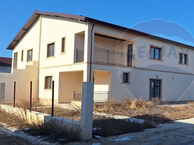 Casavila 4 camere vanzare in Bucuresti Ilfov, Tunari