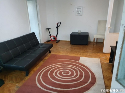 Vand apartament cu 2 camere,etajul 3, zona Tipografilor ,str.Vasile Lucaci