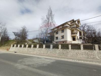 Hotelpensiune 15 camere vanzare in Targu Neamt, Central