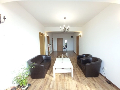 Aparatorii Patriei - apartament pe 2 etaje