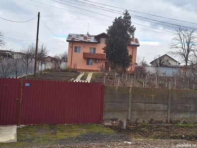 Casa de vanzare p+1+m si teren in Afumati la 18 km de București