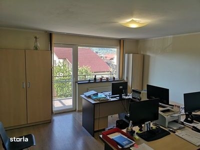 Apartament cu 4 camere, renovat integral, mobilat si utilat, izolat