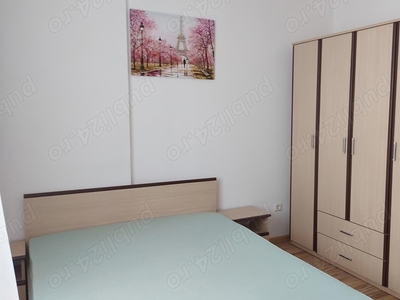 Închiriez apartament