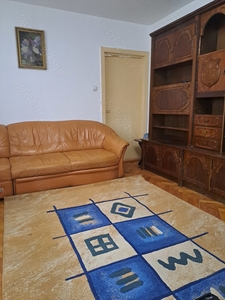 Închiriez apartament