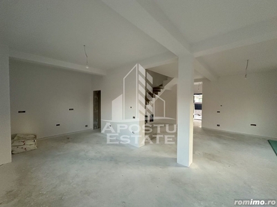 Jumatate de duplex cu 5 camere despartit prin camera tehnica 138 mp utili