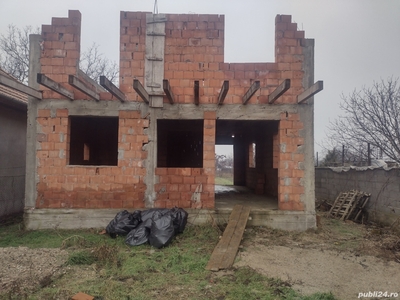 Vând Casă în construcție+teren