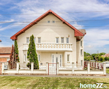 Casă frumoasă cu 6 camere Sânicolaul Mic - zona Centrală