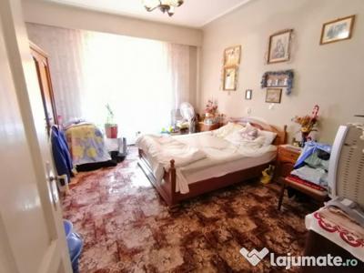 Apartament de vanzare la casa 2 camere zona Orasul de Jos Si