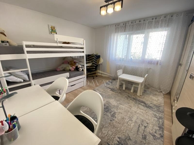 Apartament 2 camere de vanzare | Etaj intermediar | decomandat