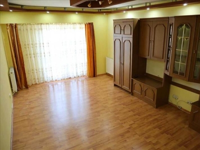 Apartament 3 camere decomandat, etaj intermediar intrare Racadau, Brasov