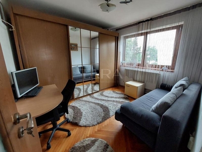 Apartament 3 camere decomandat pentru investitie, zona Primaverii.